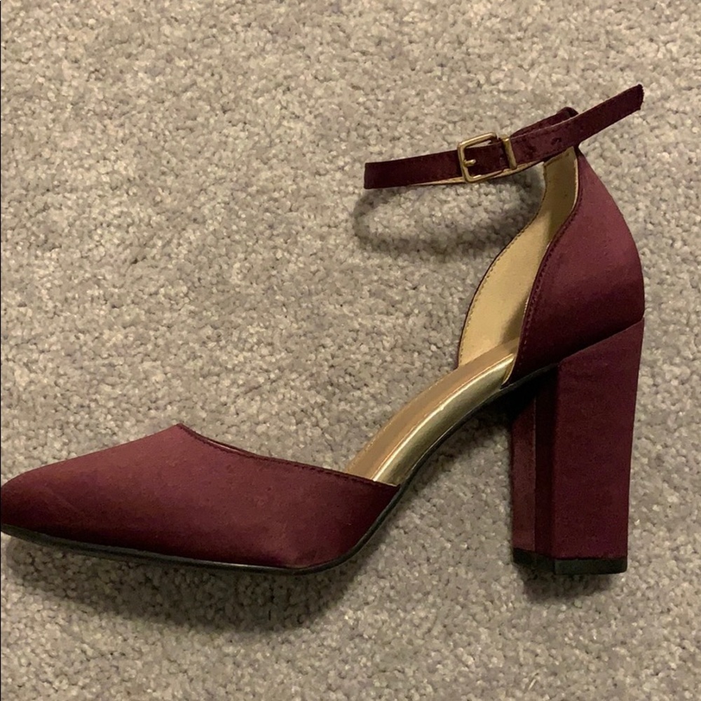 Size 8 Pumps!